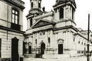 11. Iglesia y colegio San Ingnacio de Loyola