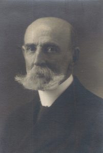 2. Vicente García-Huidobro G-H, padre del poeta.