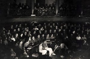 54. VH en el II Congreso de escritores antifascistas, 1937